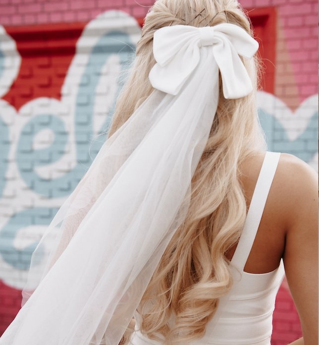 Hen Party Bow Tulle Veil - The Hen Planner