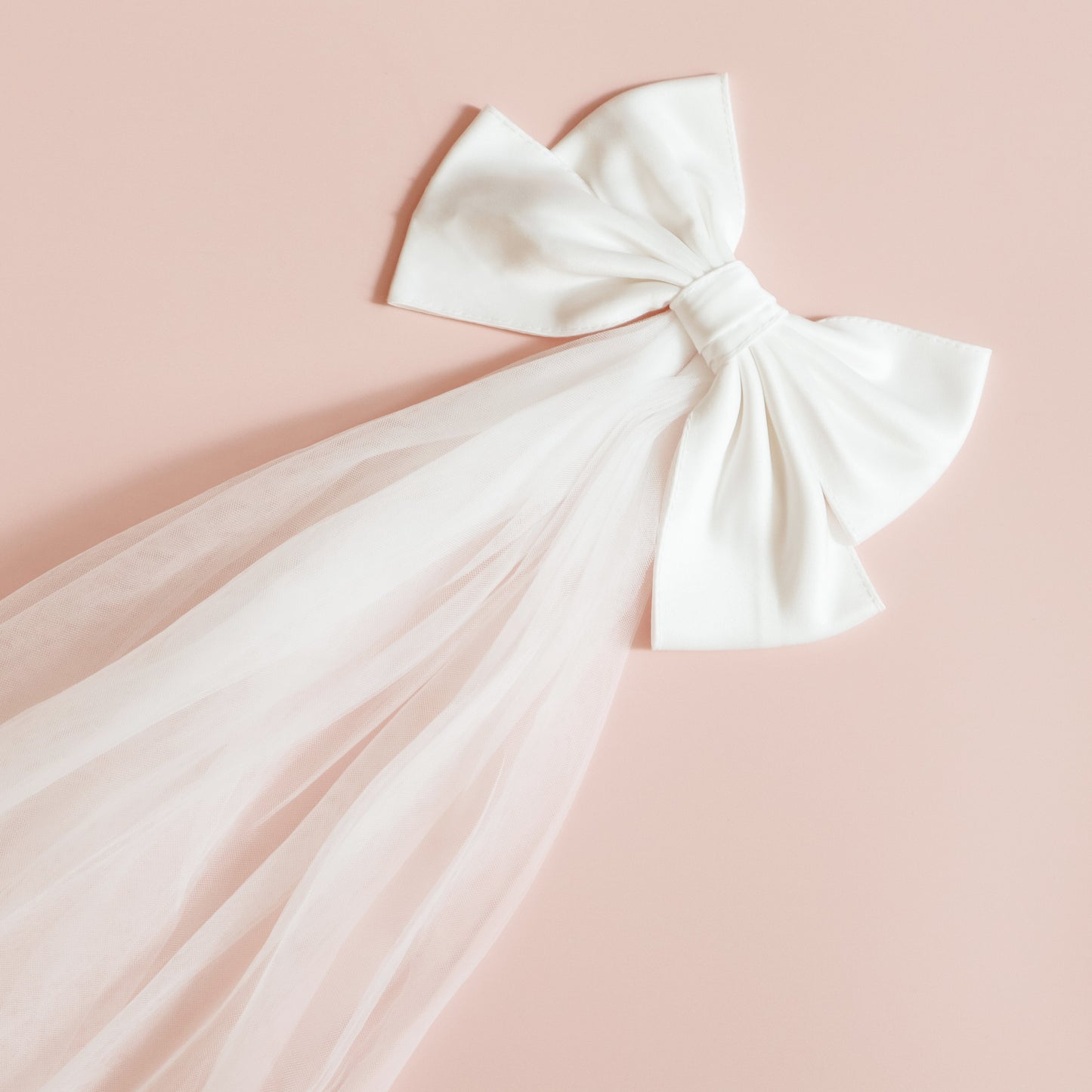 Hen Party Bow Tulle Veil - The Hen Planner