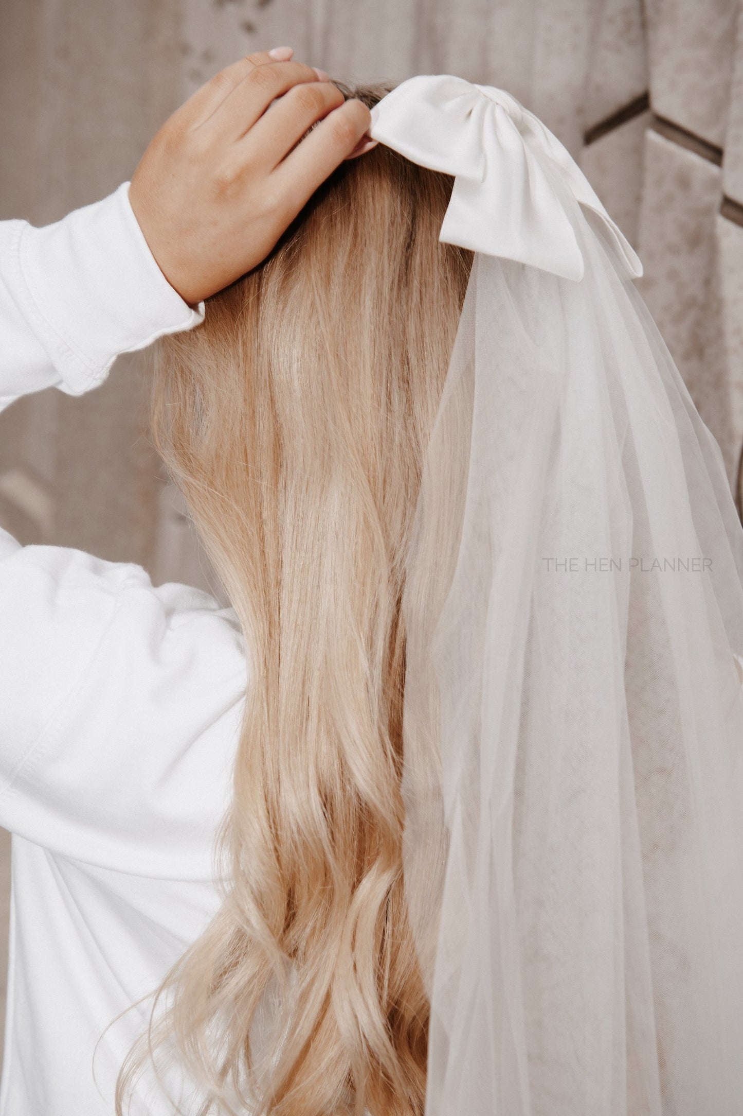 Hen Party Bow Tulle Veil - The Hen Planner